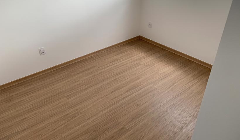 Torre A – Instalação de piso laminado